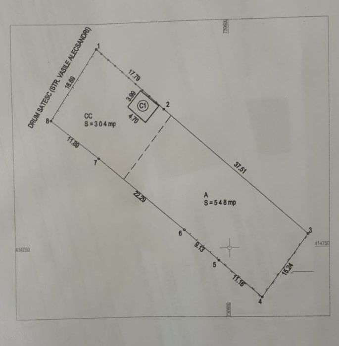 Vând teren în Chiscani sau schimb cu garsonieră/apartament