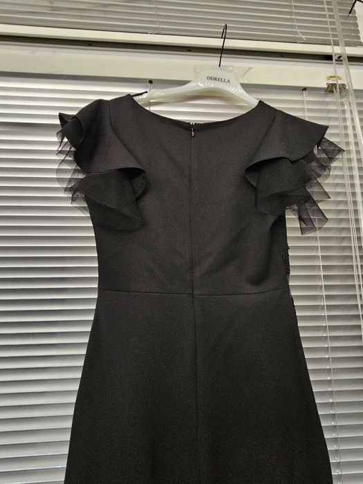 Дълга черна рокля