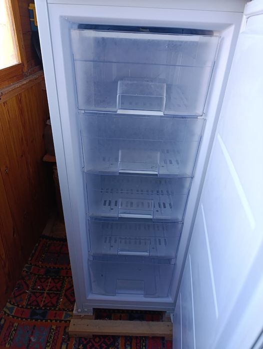 Продам морозильную камеру