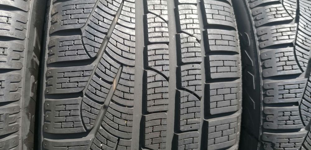 245/45/17 Пирели ДОТ 2015 г - 8 + мм