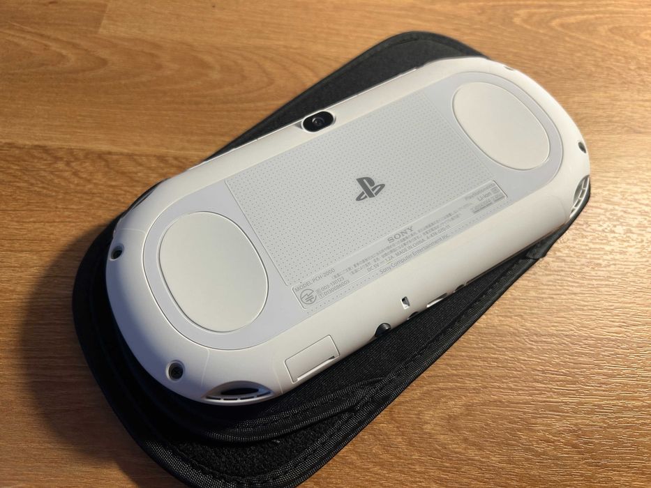 PS Vita Slim White modată — 128GB, stare excelenta