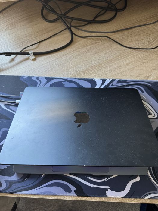 MacBook Air 13.6 8gb ram 256 ssd