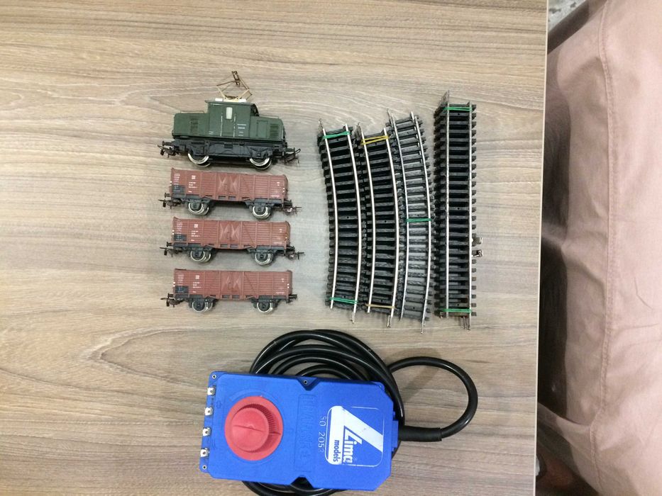 Комплект електрическо влакче в мащаб НО /16.5 mm/ Piko + захранване.