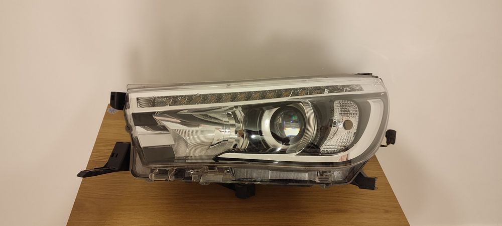 Far dreapta și far stânga Toyota Hilux Hylux