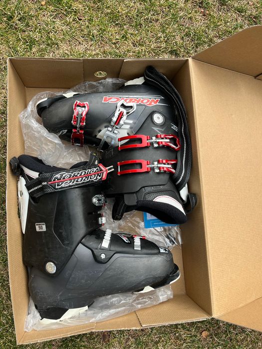 Ски обувки Nordika 27,5 твърдост 90