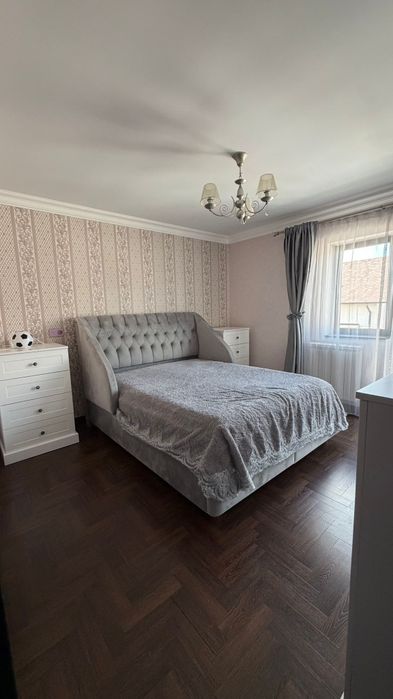 Casă  de vânzare în Suceava- Burdujeni| 260 mp | Teren 800 mp | Garaj | Anexă 70 mp | 370.000 euro