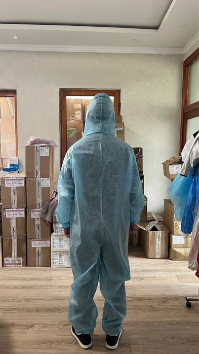 Комбинезон защитный одноразовый