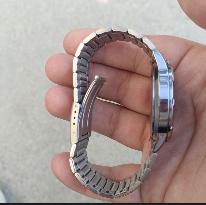 Продается часы срочно