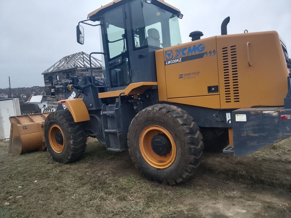 Погрузчик фронтальный