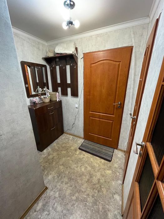 ищем девочку студентку на подселение город Караганда.