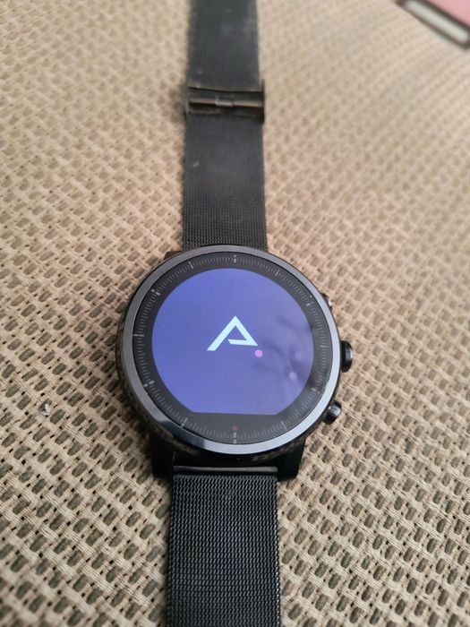 Продавам смарт часовник amazfit stratos 2