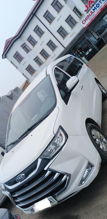 Jac M4 lux 11 kishilik sotiladi