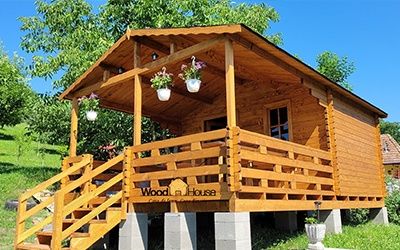 Vând și construiesc căsuțe din lemn