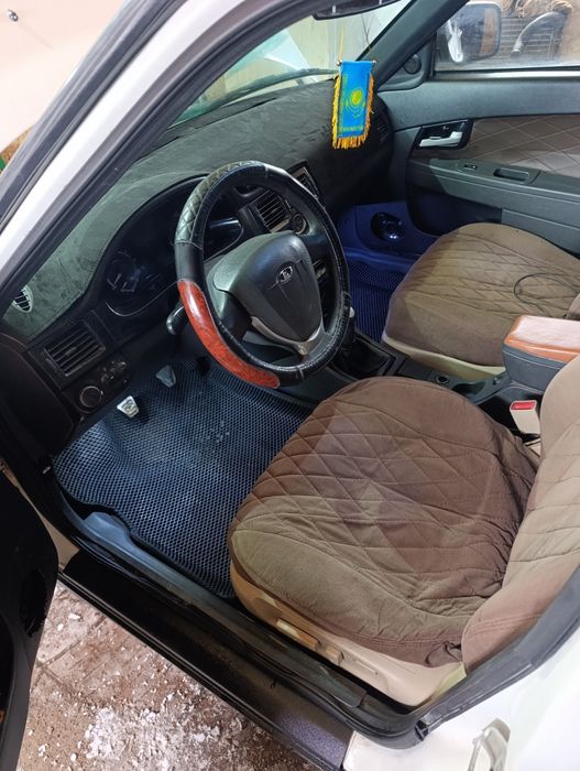 Продам Приору 2013 год