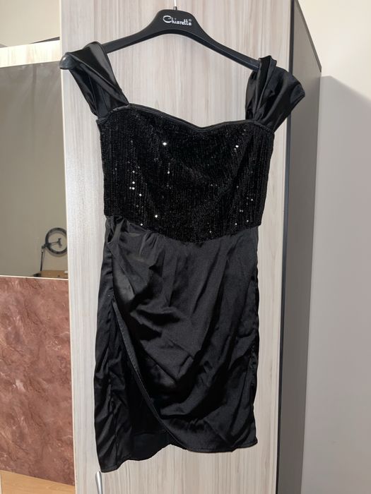 Официална черна сатенена рокля