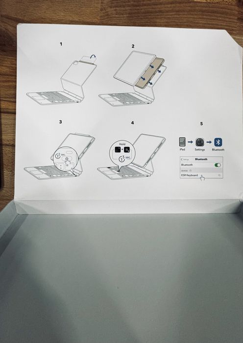 ESR Rebound Magnetic Keyboard Case 360 pentru iPad Pro 13” (2024)