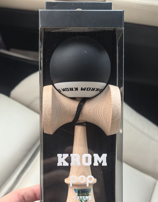 Kendama KROM POP black Originala cu grip