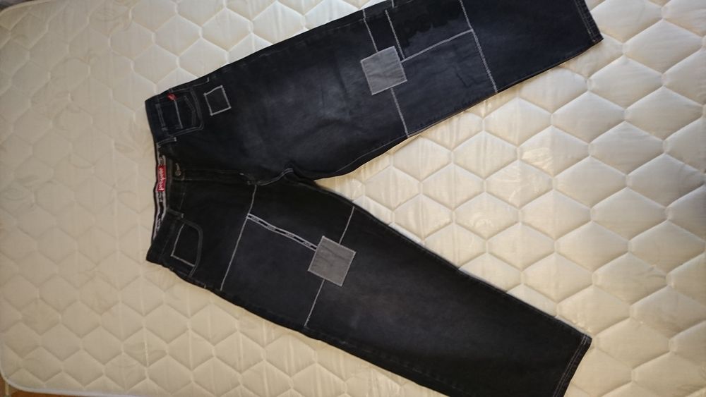 Blugi Hip-Hop PellePelle stilled by Marc Buchanan