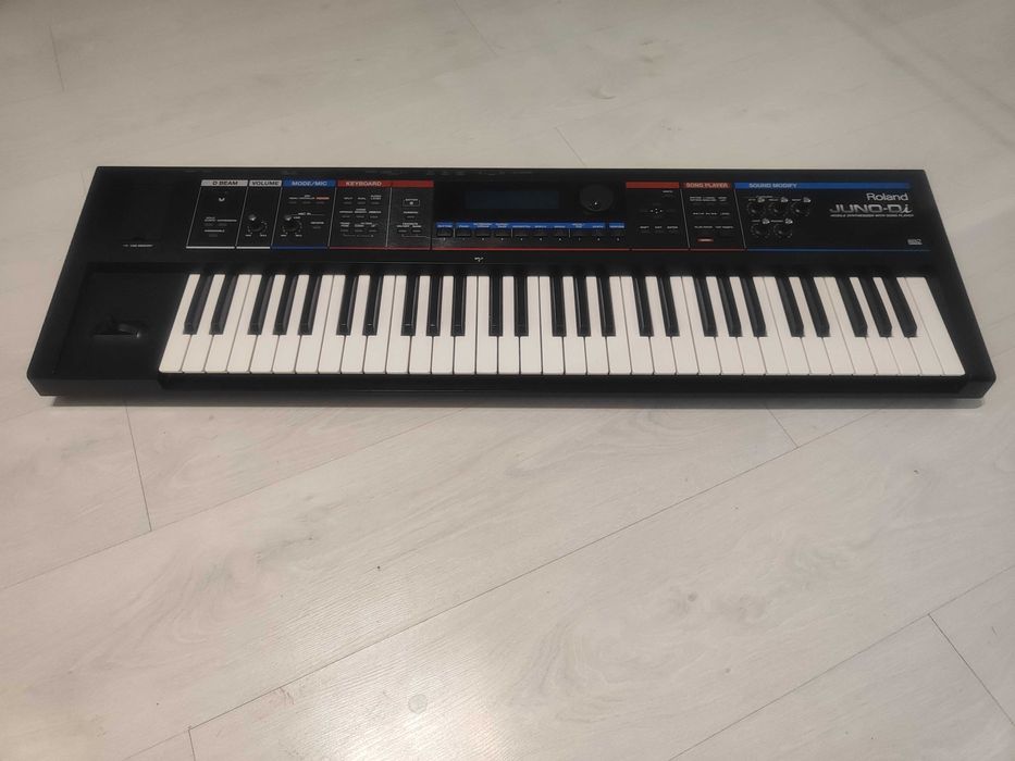 Roland JUNO Di професионален преносим синтезатор 61 клавиша