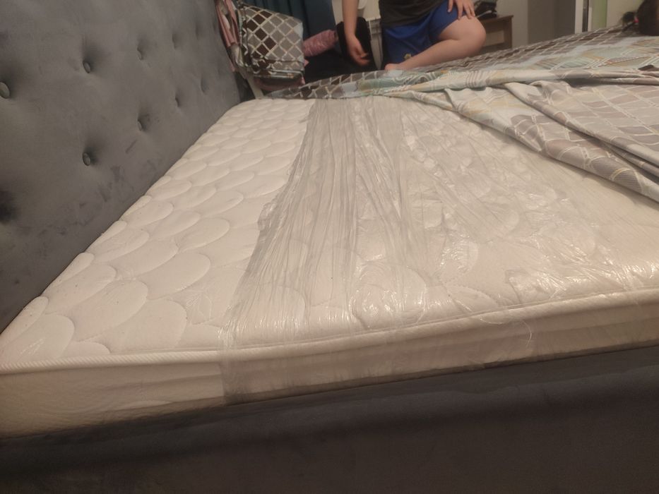 Двухспальная кровать