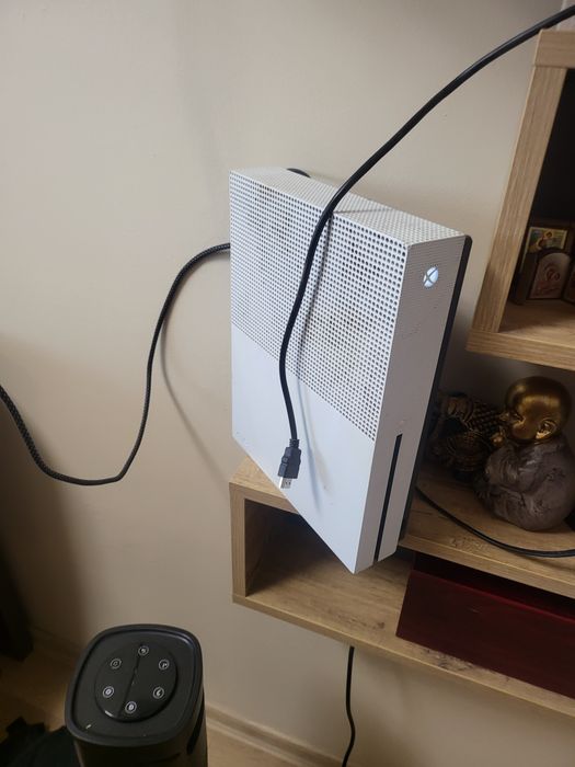 Xbox  + controller  + power cable