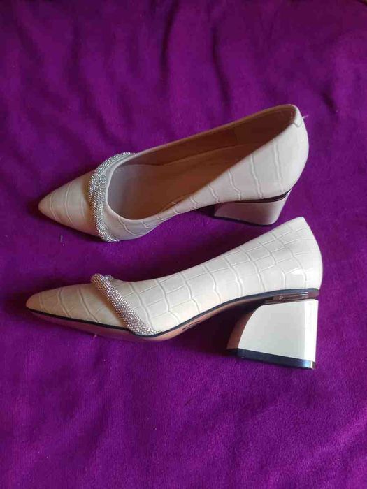 Янги кийилмаган обувь женский