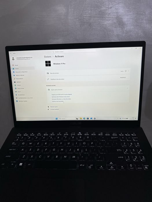 Laptop ASUS-design slim, stare foarte bună