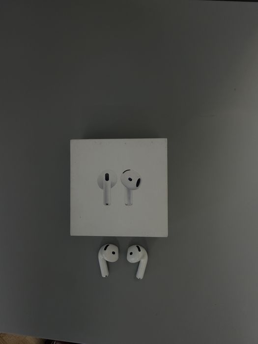 Наушники Airpods 4