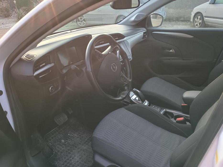 Електрически автомобил