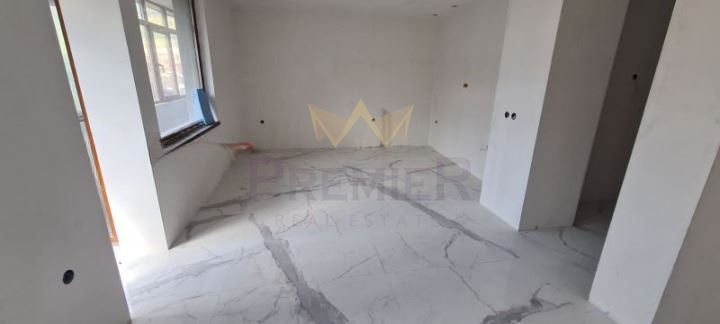 Продава се Четиристаен апартамент в Провадия - 140 кв.м за 438 €/кв.м - Снимка #3