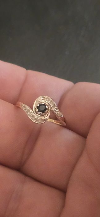 Inel aur safir și diamante