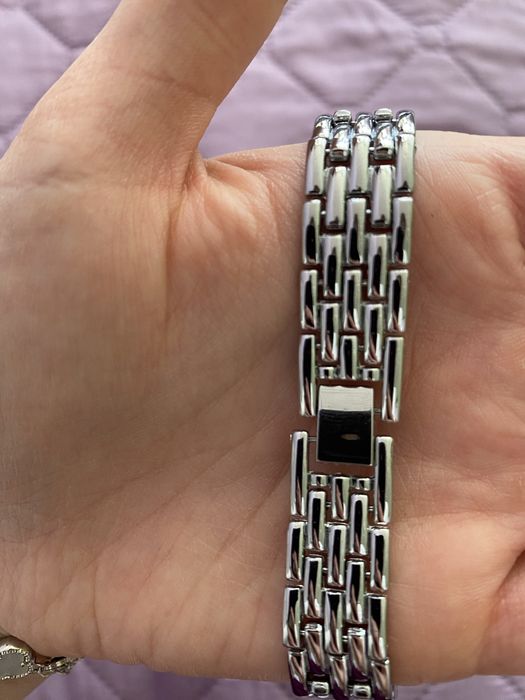 Сребрист дамски аксесоар