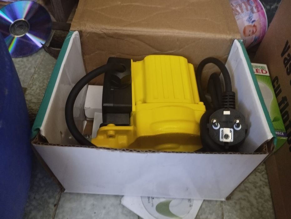 Panou solar presurizat apă caldă inox  180 L cu schimbător de căldură