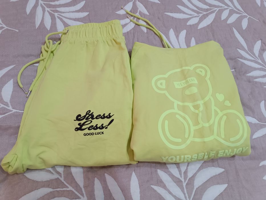 Спортивный трикотажный костюм  38р . Новый