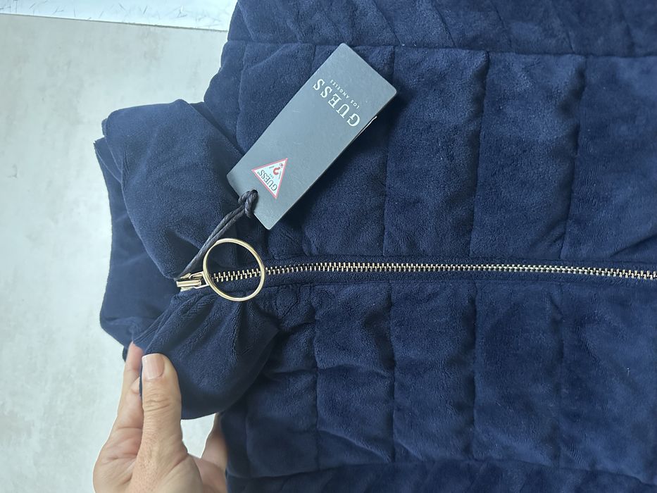 Яке Guess за момиче