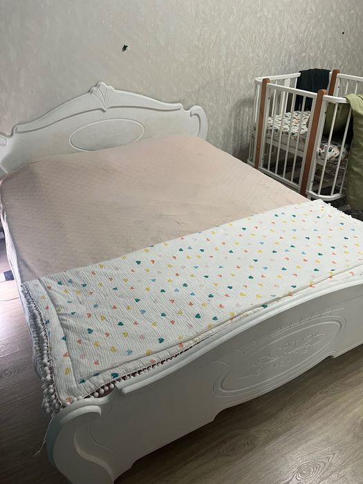 Продам кровать с матрасом