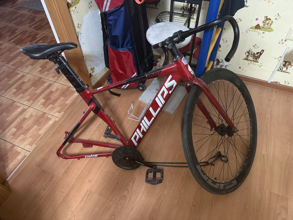 Рама Шоссейника с рулем и 2 колесами