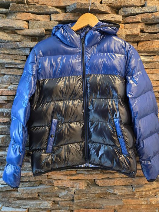 Детско яке GEOX / 13 - 14 г. Перфектно състояние с лек дефект