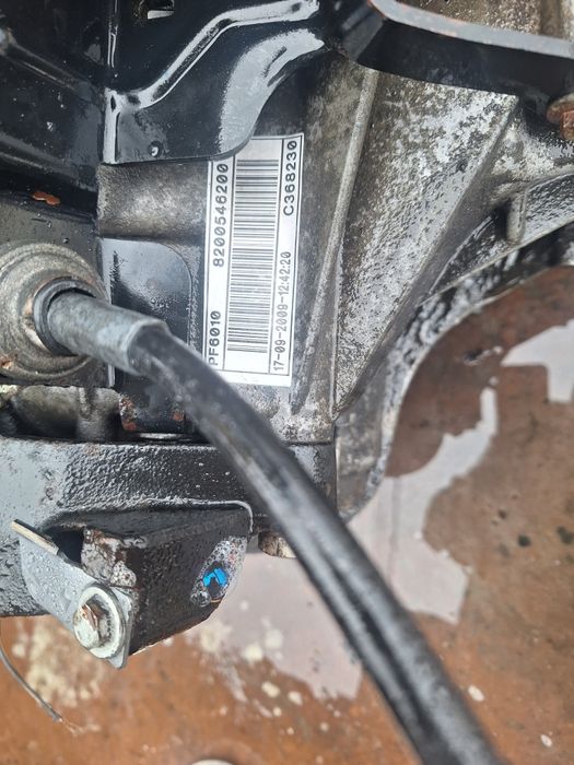 vând cutii de viteze renault trafic 2.0 dci 6 trepte sau opel vivaro