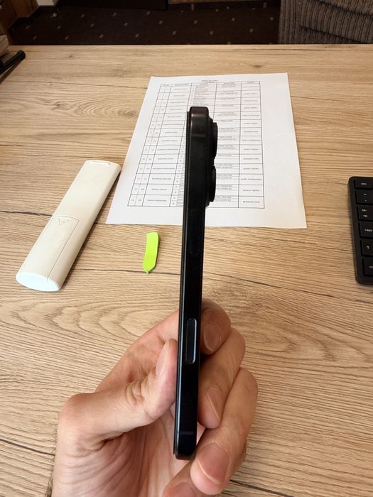 Vand iphone 16 Pro- black- impecabil- 256 gb