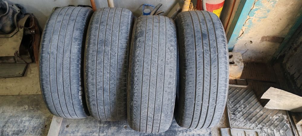Шины 215/55/R17 продается
