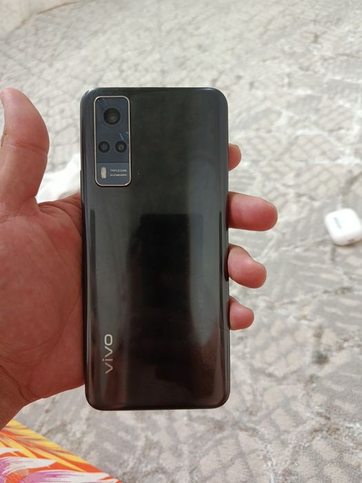 Vivo Y31 8/128 xolati oʻrtacha
