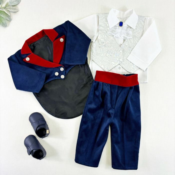 Costumas pentru botez