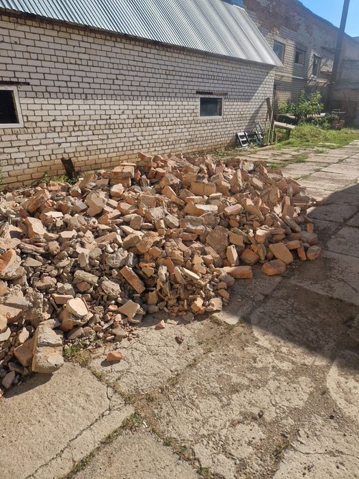 Кирпич на Бут на дорогу