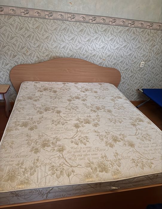 Продам матрас 1,6*2 метра