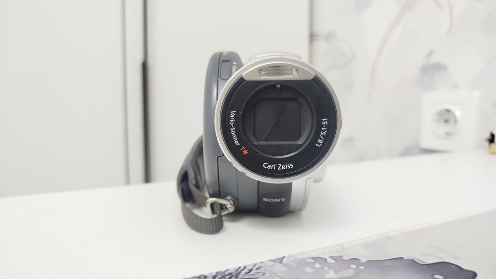 Камера Handycam.