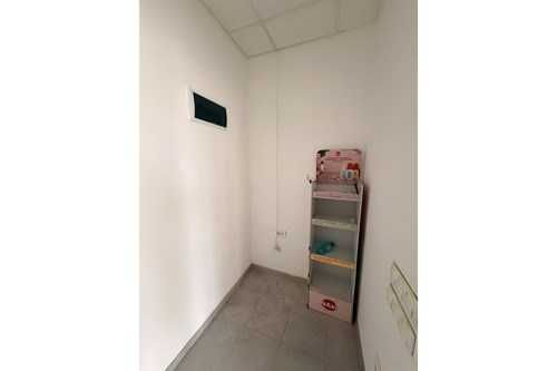 Дава се под наем Магазин в Търговище, Център - 52 кв.м за 1000 € - Снимка #4