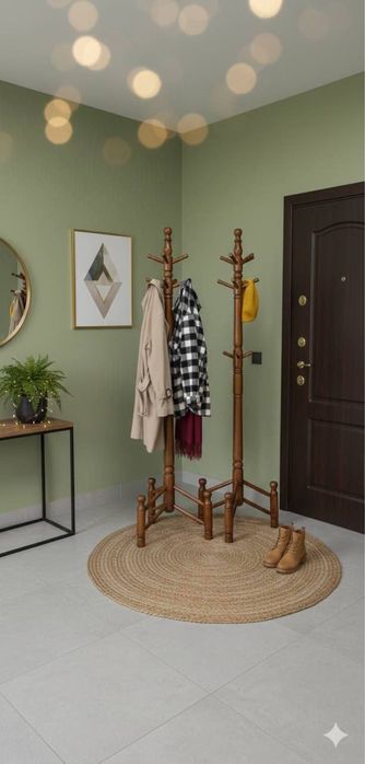 Напольная деревянная вешалка