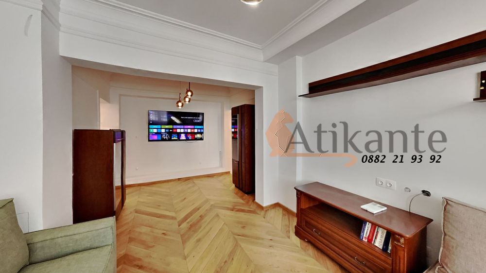 Дава се под наем Двустаен апартамент в София, Център - 80 кв.м за 1173 € - Снимка #2