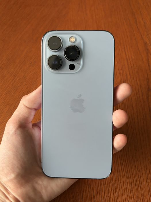 iPhone 13 Pro sierra blue